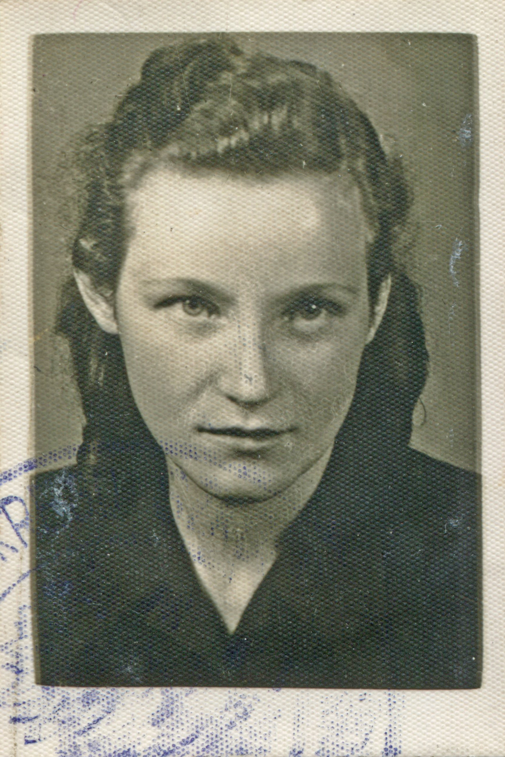 Świadectwo dojrzalości Liceum Pedagogicznego - zdjęcie portretowe, ok. 1949 r.